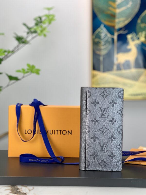 Louis Vuitton Monogram Wallet in Taiga