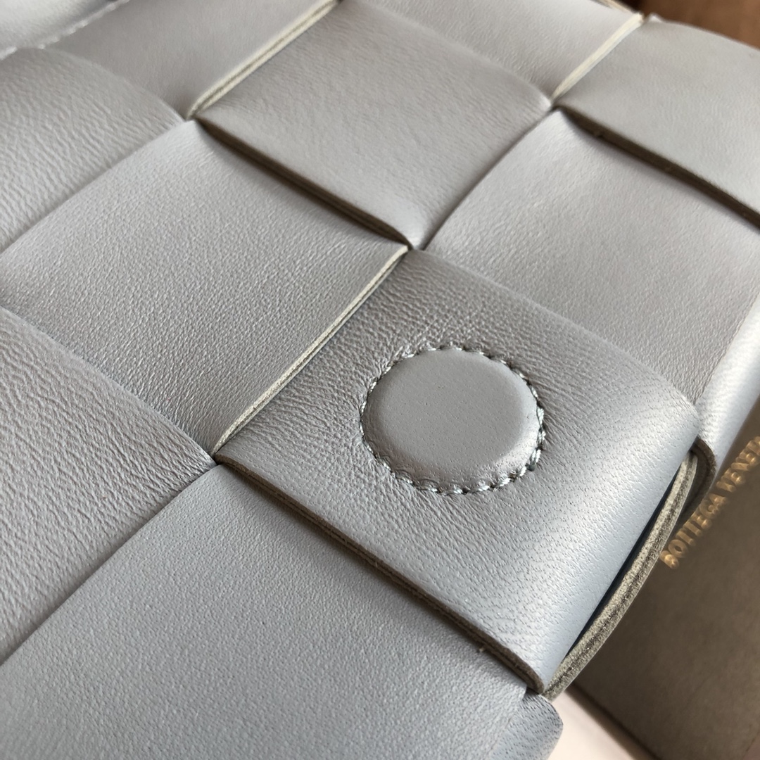 Bottega Veneta Woven Messenger Bag - Image 7