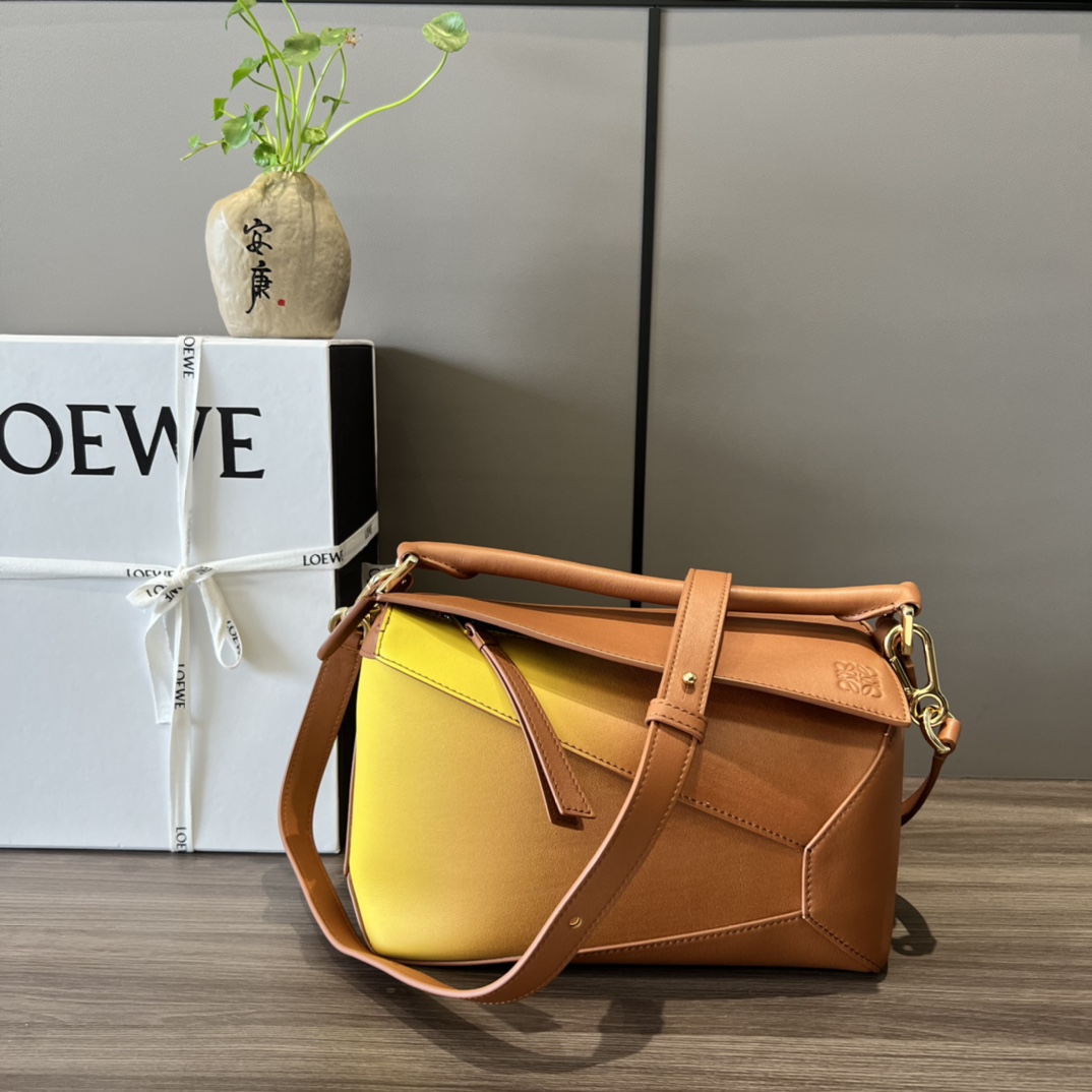Loewe Bag - Image 3