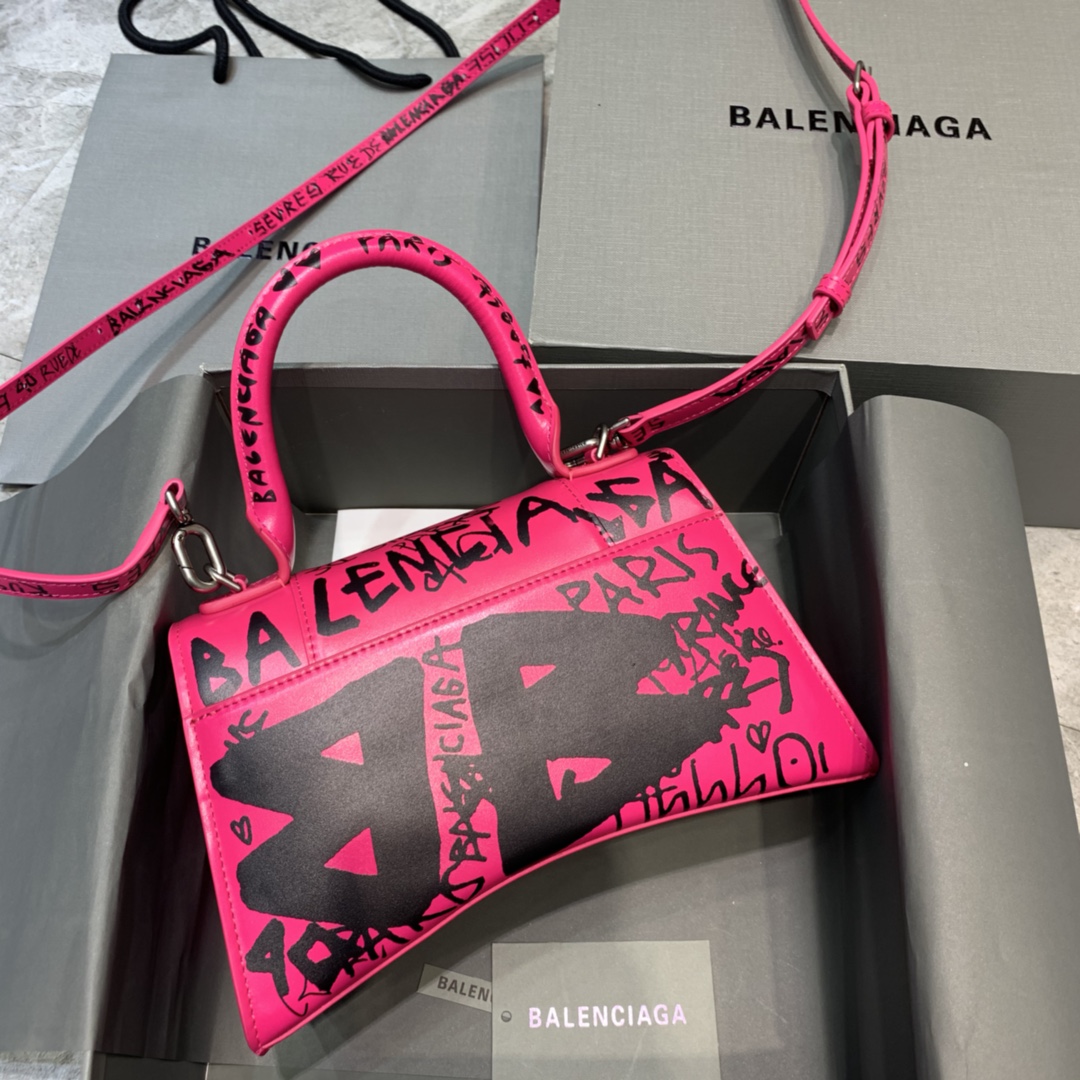 db9bf2_ffe9d42c3b0142c6941e795a7d8ce7a4mv2.jpg Balenciaga Small Hourglass Bag in Graffiti Rose - Image 1