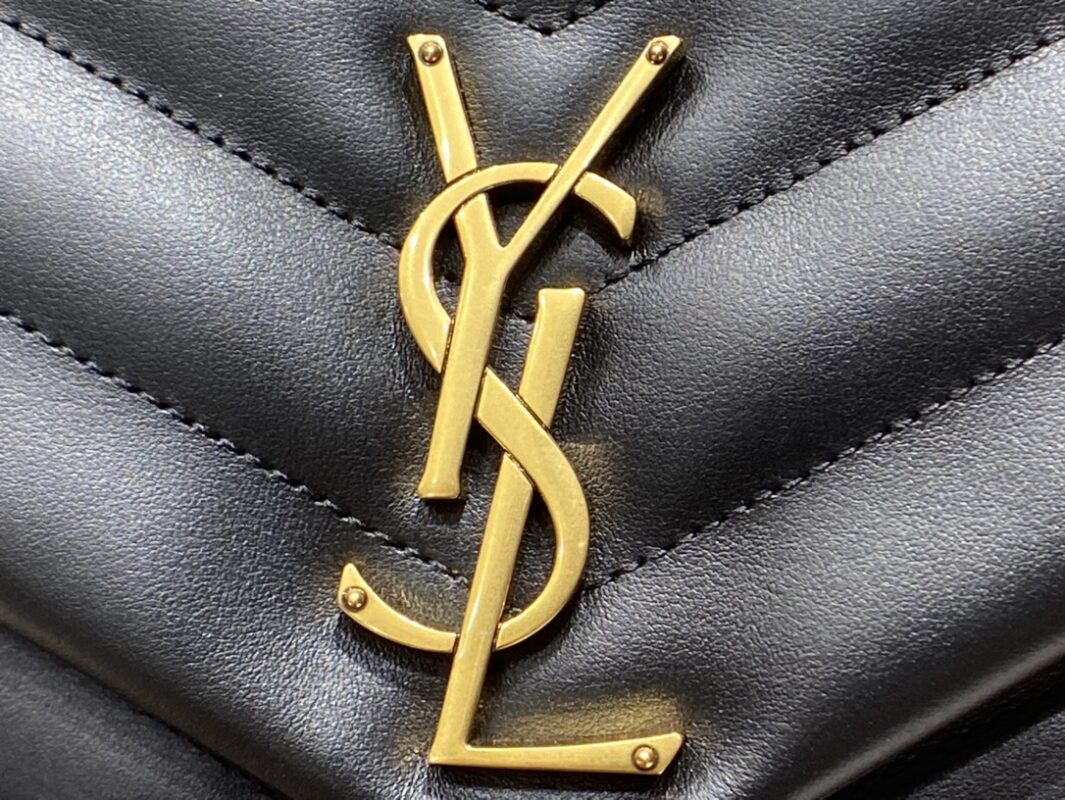 YSL Loulou Black – Detailed Show