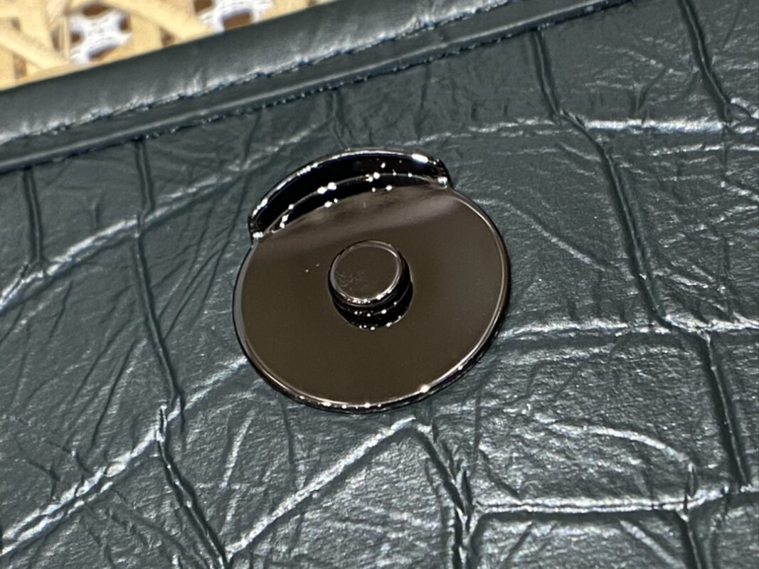 YSL Niki Medium 28 Dark Green – Detailed Show