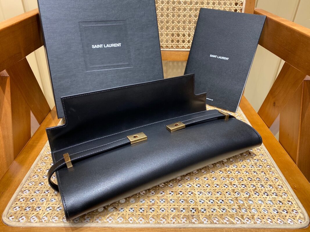 YSL Manhattan Clutch – Detailed Show
