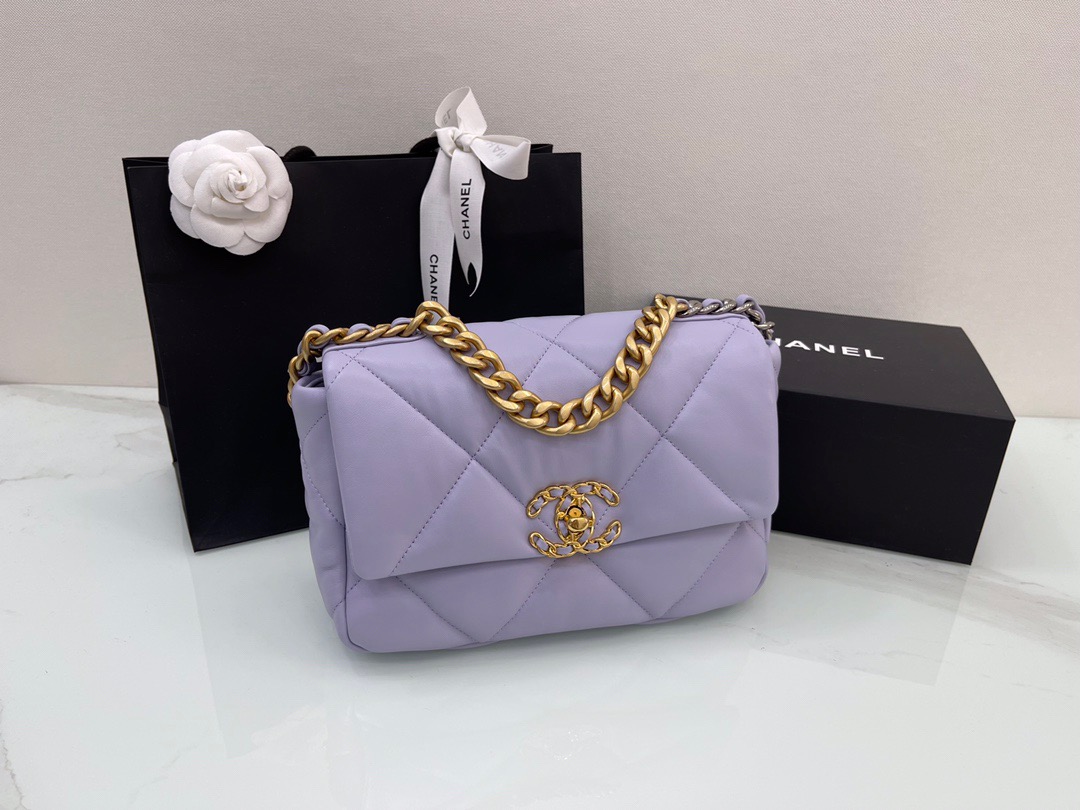 fb638e_01dcb97d5c644e7daf3b719f4cd96977mv2.jpg Chanel 19 Taro Blue - Image 1