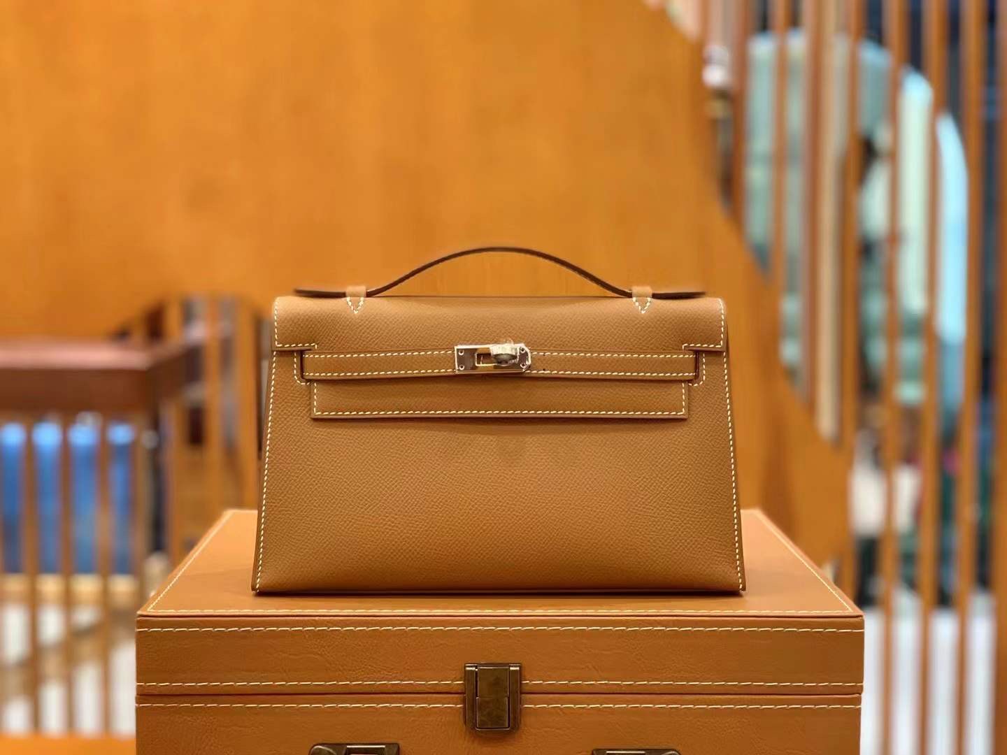 fb638e_03debfd119114b44895c87f7ba29f29emv2.jpg Pochette Epsom - Image 1