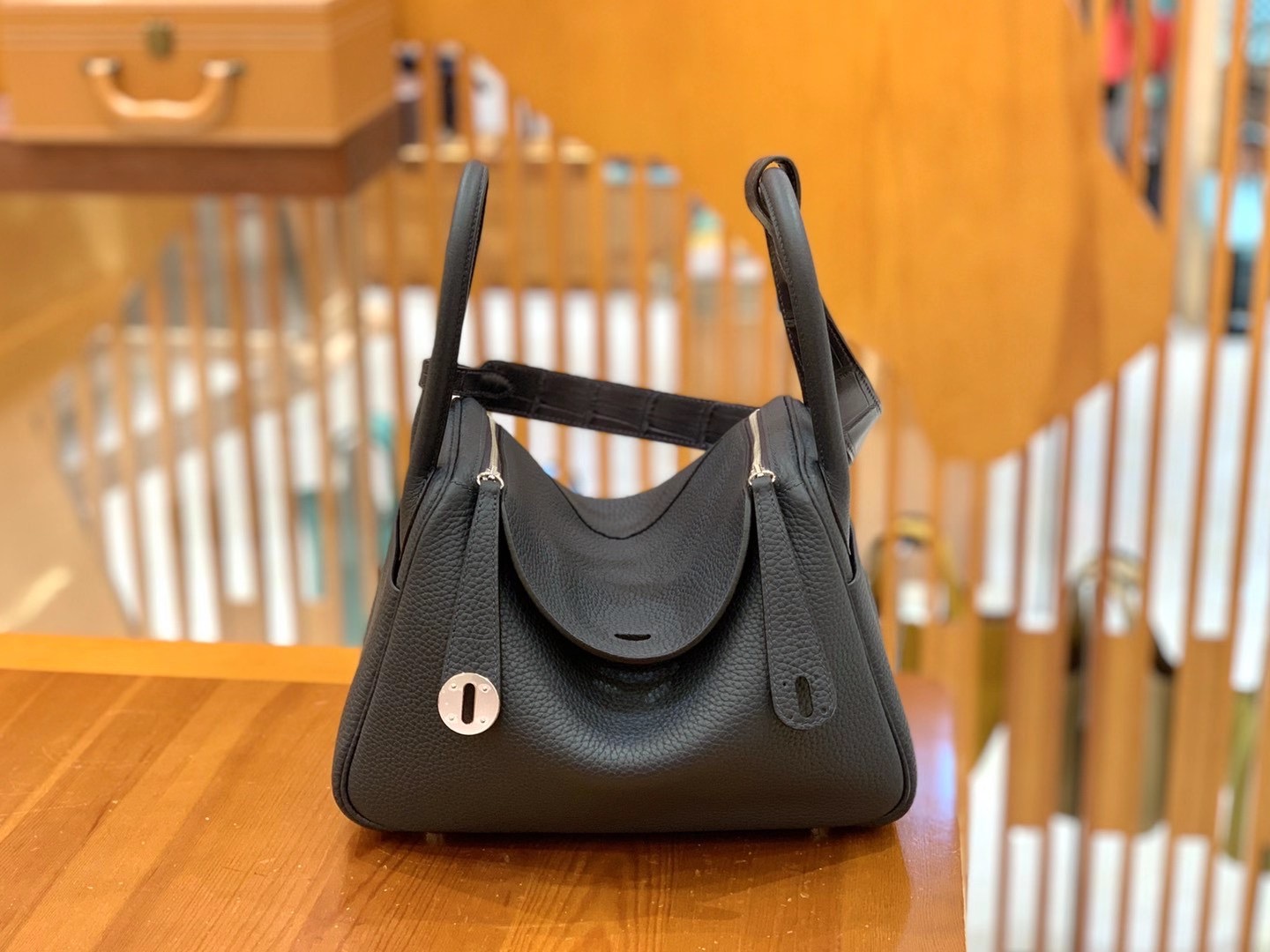 fb638e_049c04910573448b9ef4ac37d527b3f2mv2.jpg Lindy 26 Terracotta Midnight Blue - Image 1