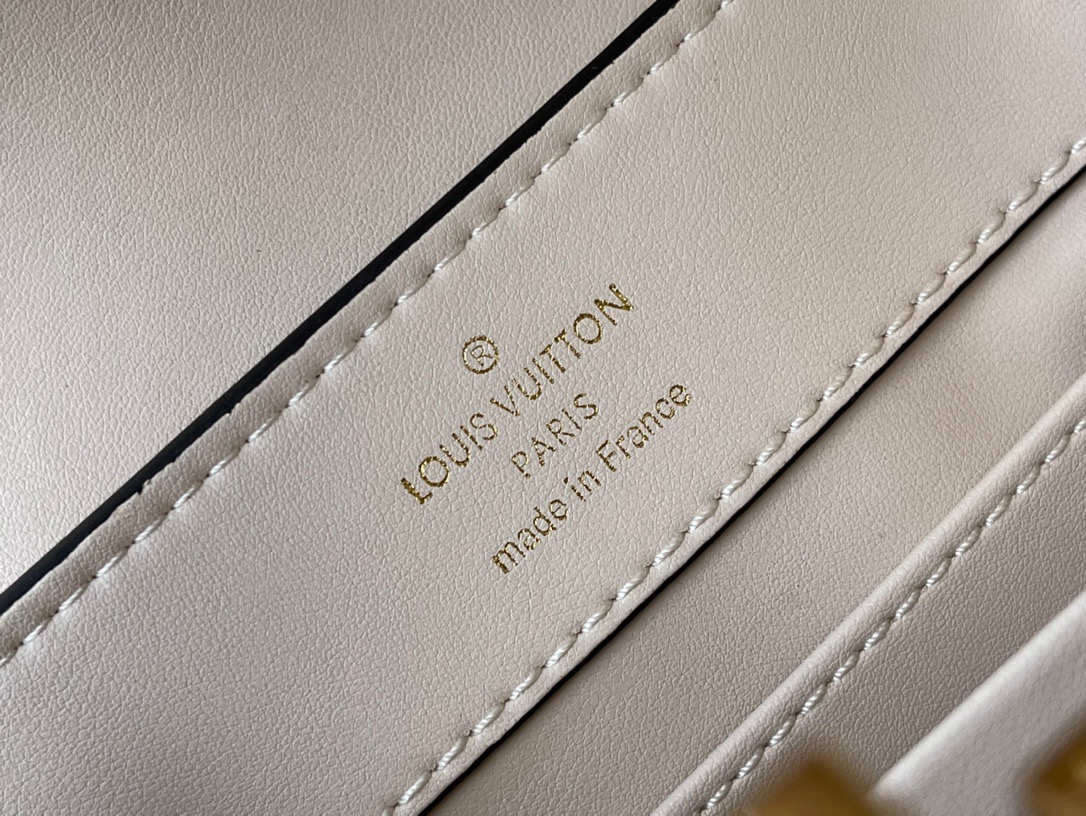 Louis Vuitton Capucines Mini Handbag in Gradient Pink - Image 10