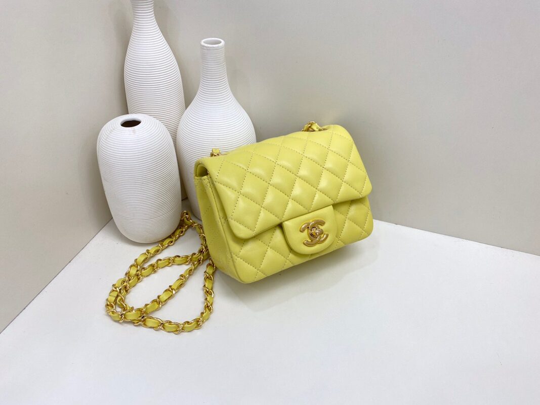 Chanel Classic Flap 17 Lime