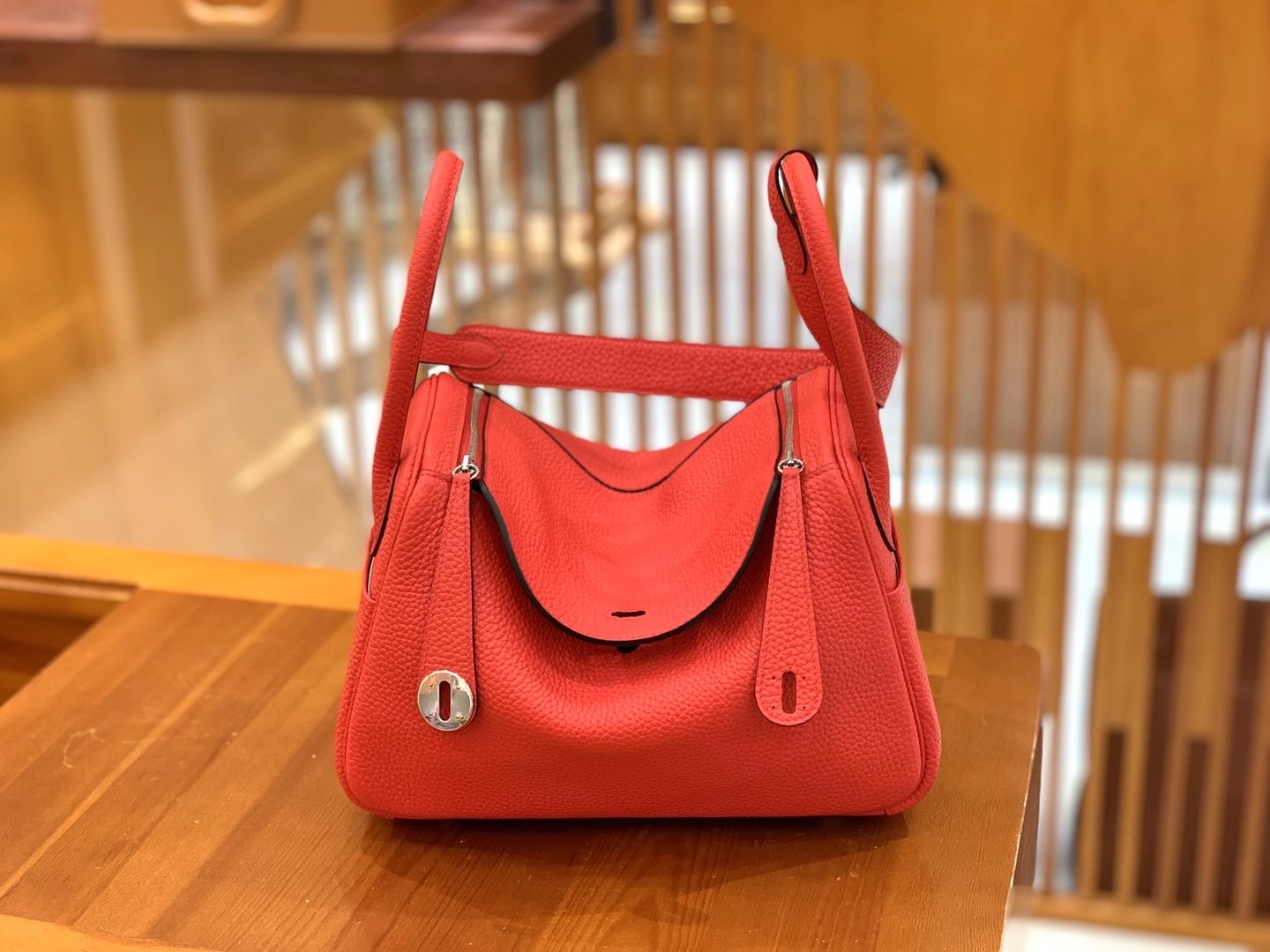 fb638e_0c7b054ab40b48c881e263a0d57f8704mv2.jpg Lindy 26 Terracotta Flag Red - Image 1