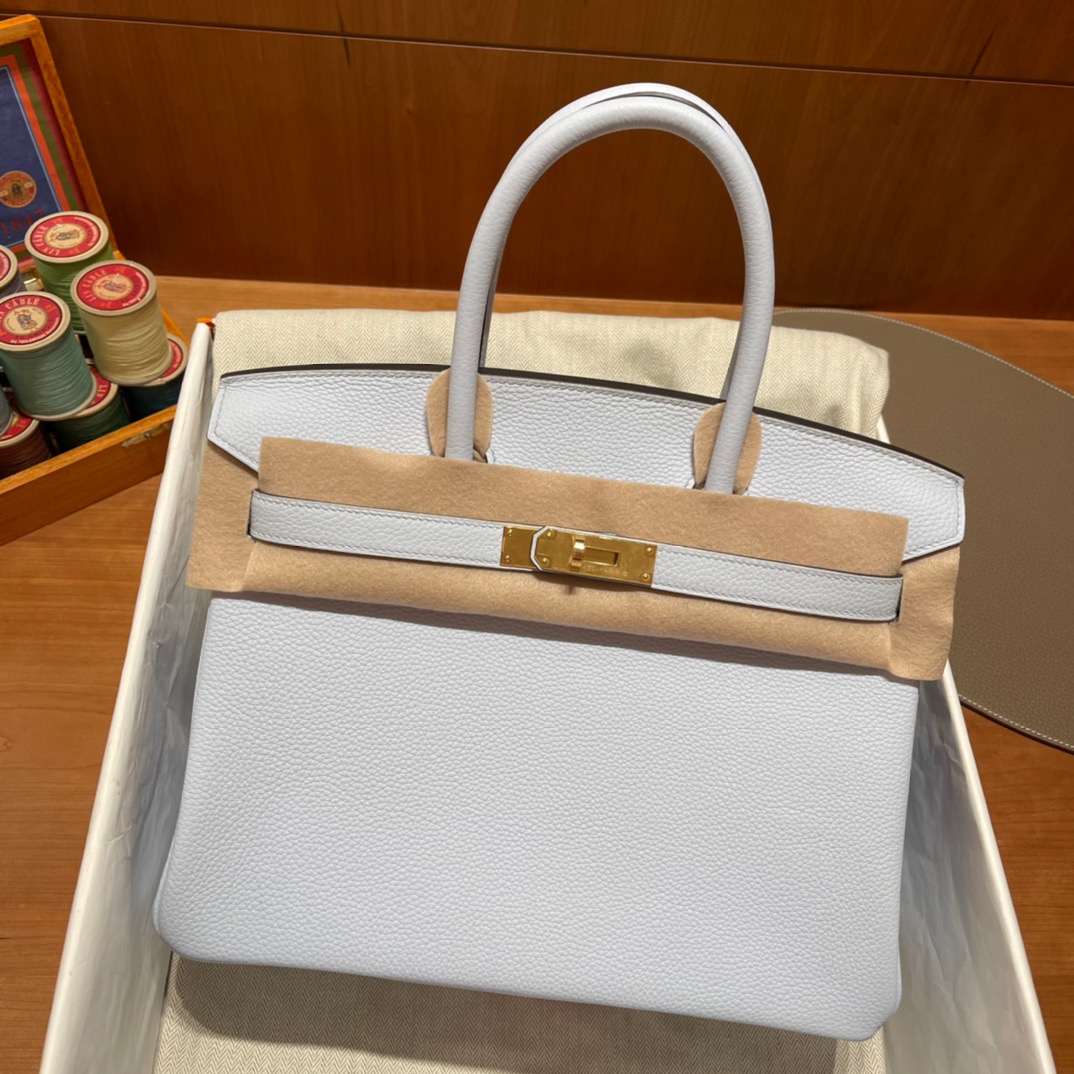 fb638e_0c864d6127074996918fdd3f696d8cadmv2.jpg Birkin 30 Togo White - Image 1