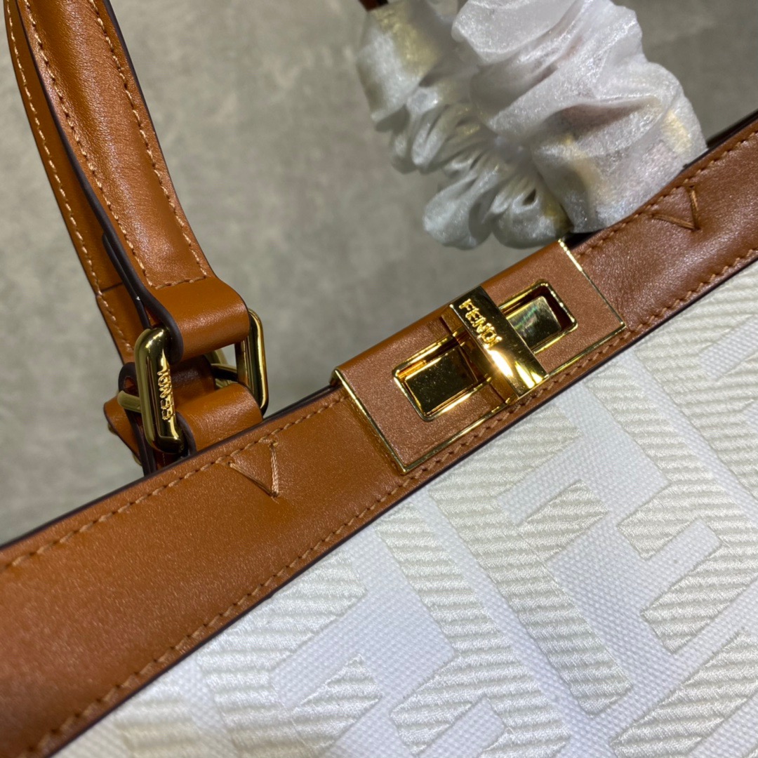 Fendi Peekaboo X-Tote Medium Bag - Image 5