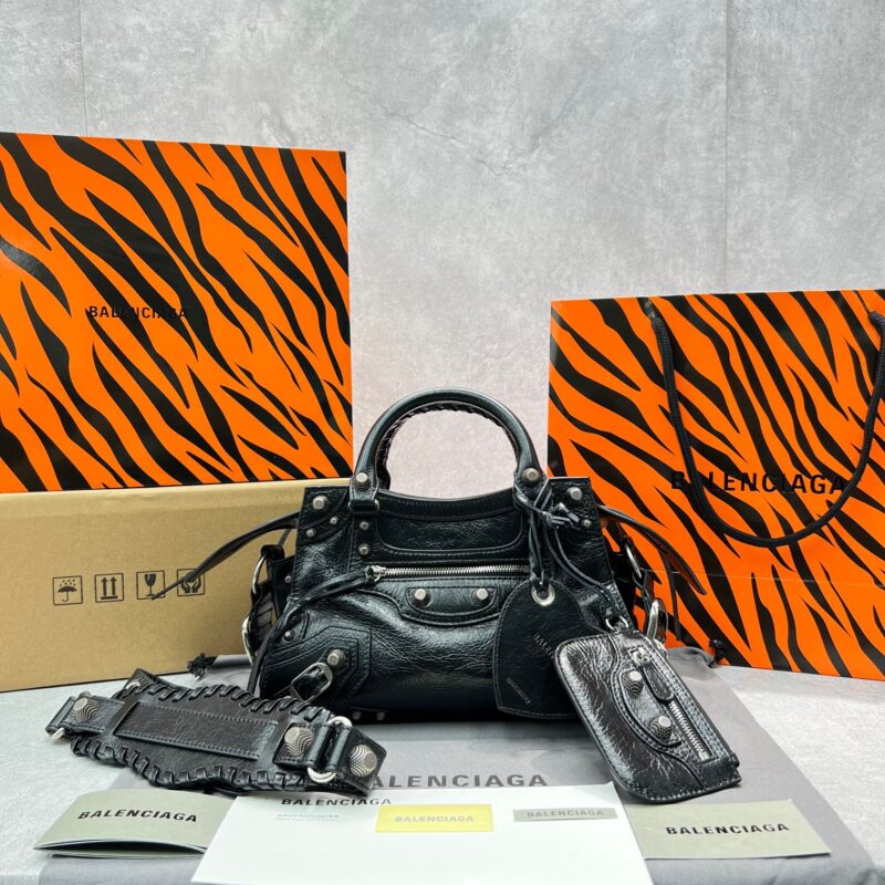 Balenciaga Neo Cagole 26 Oil Wax Black