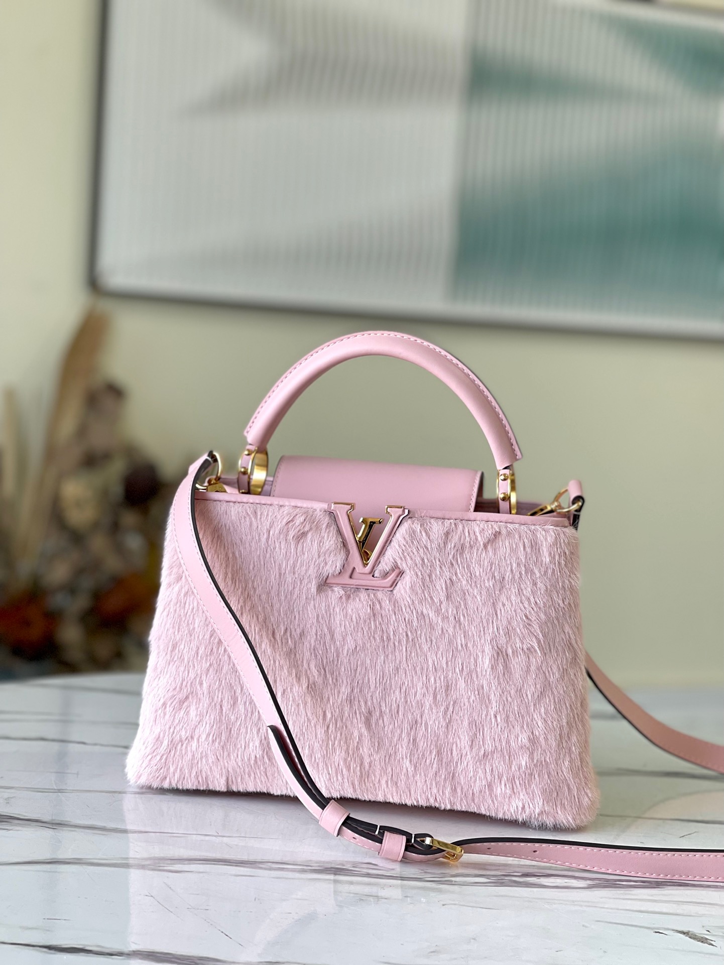 fb638e_0dcd9c687b6f446cb806bff0cc87a33bmv2.jpg Louis Vuitton Capucines BB Small Handbag in Pink Fur - Image 1
