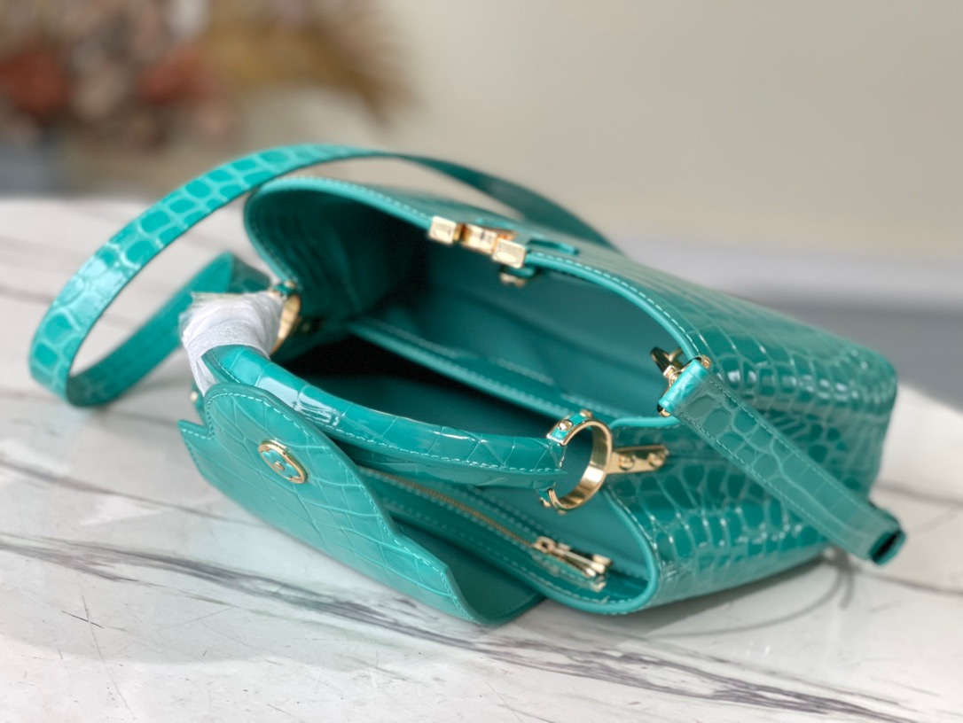 Louis Vuitton Capucines BB Small Handbag in Green Crocodile - Image 9