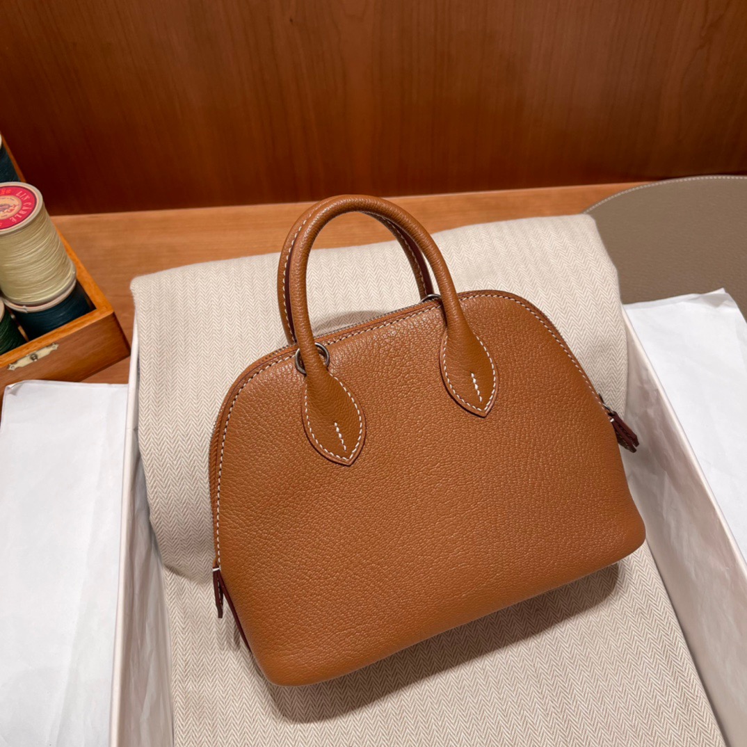 fb638e_117b4ee31b7b4a3087e8ffe772a840d9mv2.jpg Mini Bolide 18 Chevre Mysore Golden Brown - Image 1