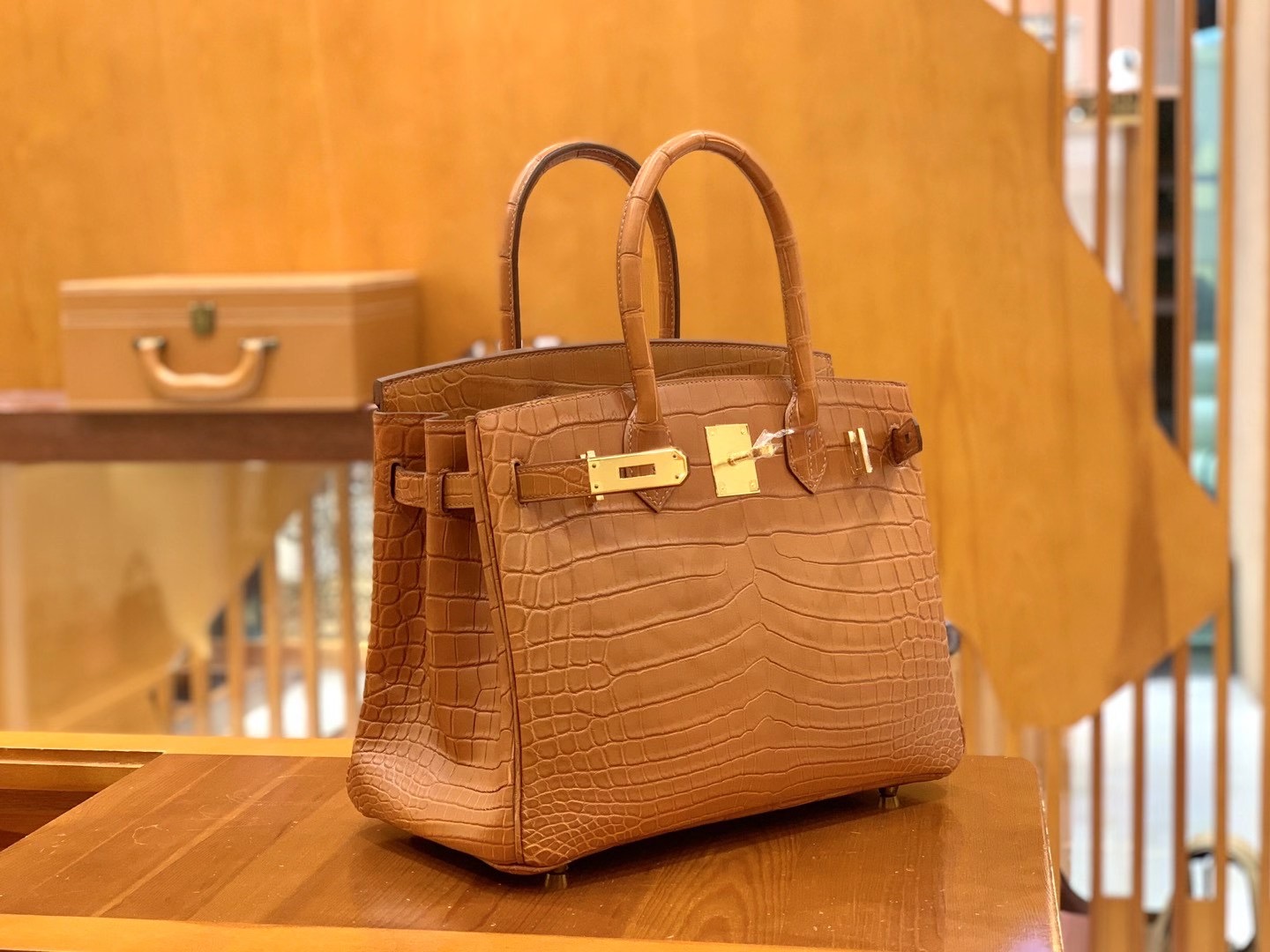 fb638e_1219a8f64df6440b994307b9e33edc87mv2.jpg Birkin 30 Crocodile Golden Brown - Image 1
