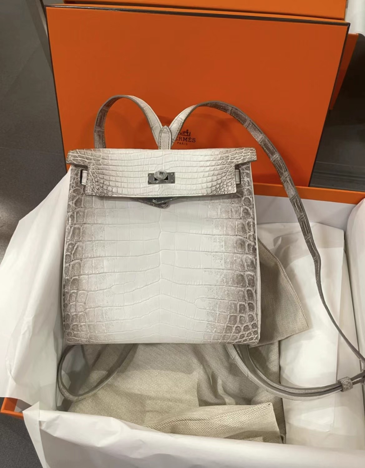 fb638e_139f010e9b99415483ebab11bc6ae05fmv2.jpg Kelly 22 Ado Himalaya - Image 1