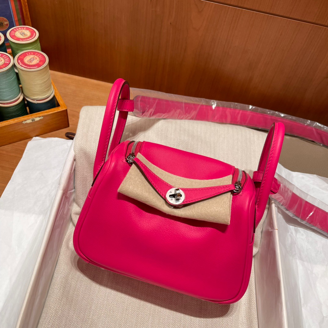 fb638e_17aa42c92bc14f9ebecfe46be3518415mv2.jpg Mini Lindy Swift Raspberry Pink - Image 1