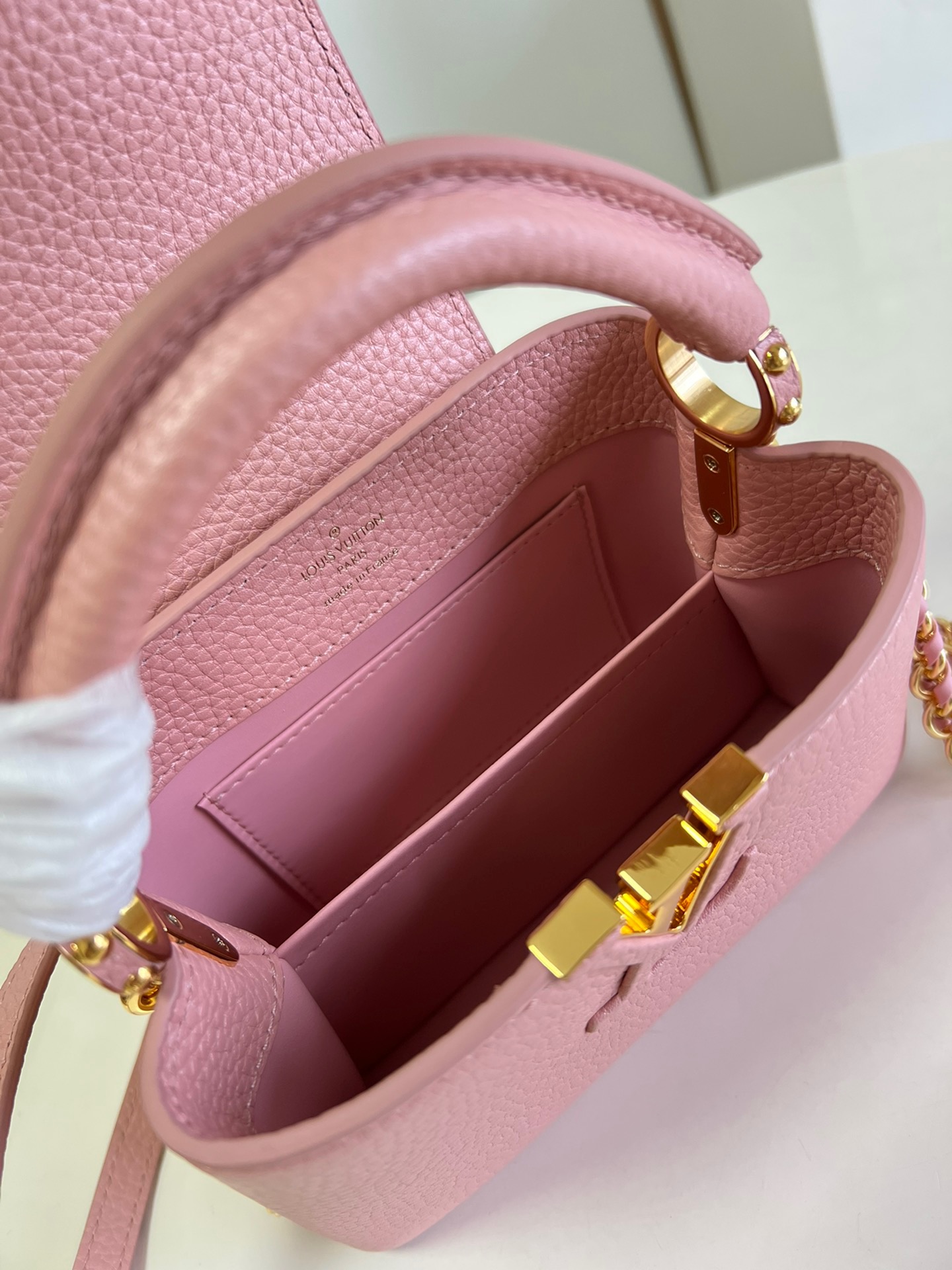 Louis Vuitton Capucines Mini Handbag in Metal Pink - Image 9