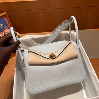 Lindy 26 Clemence Blue Pale