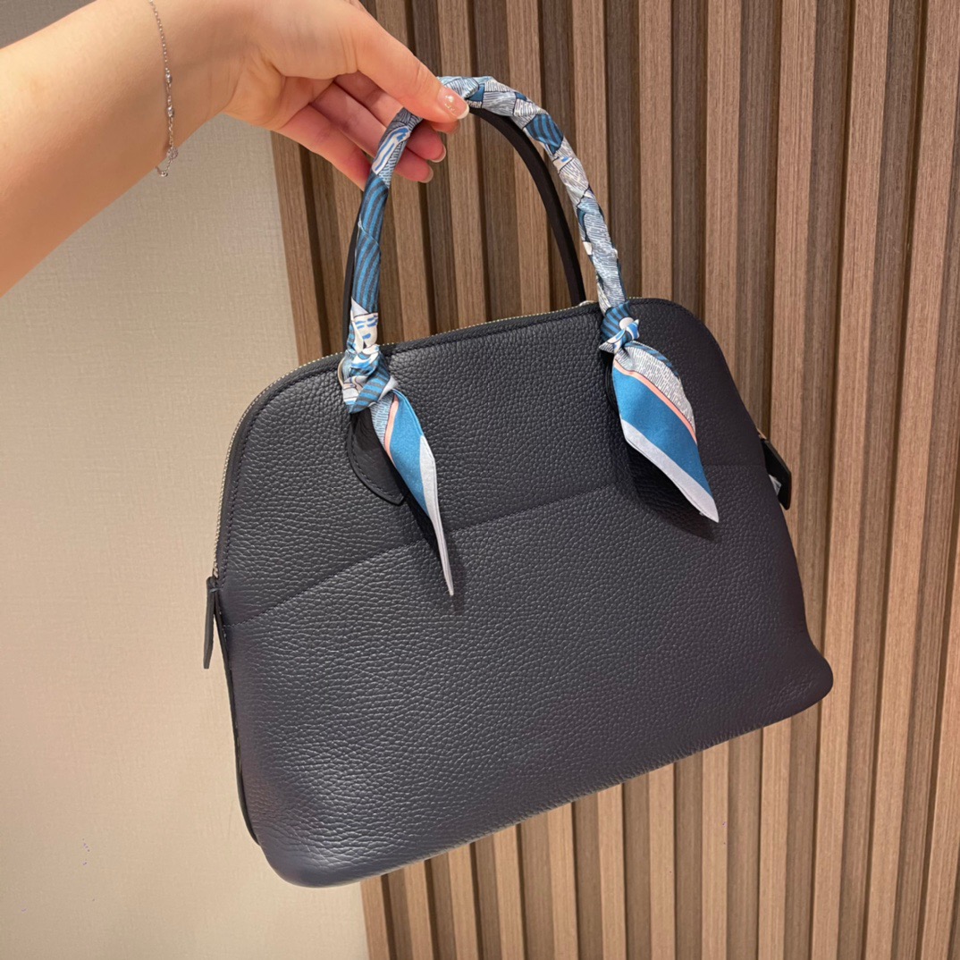 fb638e_1e1699b7b1be448b8ee3c6910d0b4fe6mv2.jpg Bolide 31 Clemence Bleu Nuit - Image 1