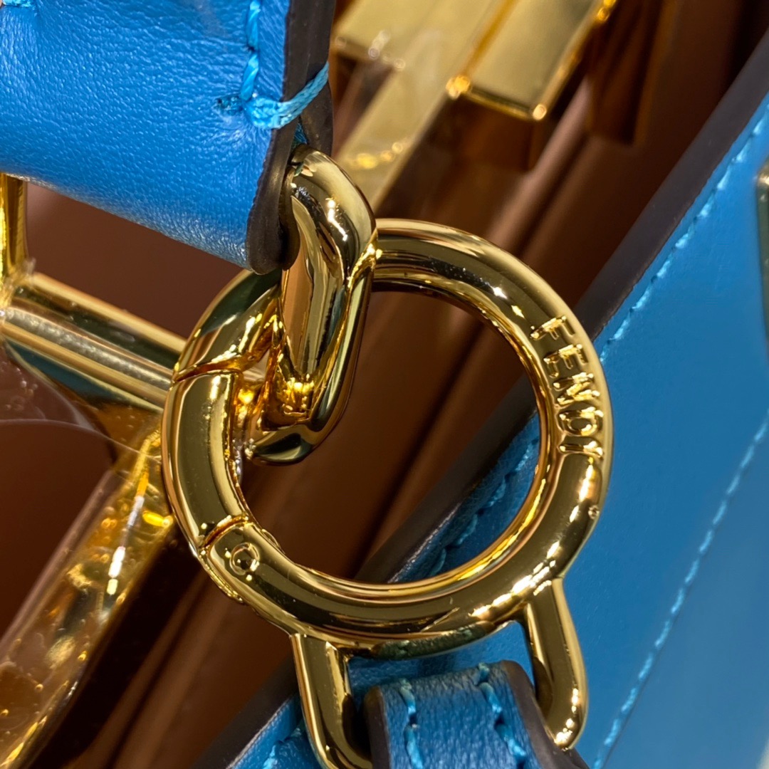 Fendi Peekaboo ISeeU Medium Bag in Blue - Image 5