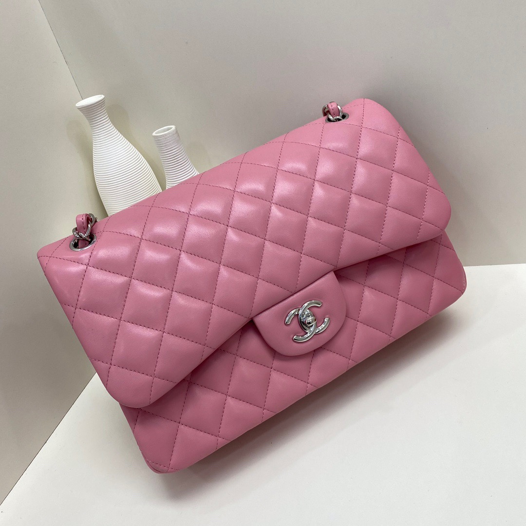 fb638e_234ed338ddad4447adbf5138a08e9435mv2.jpg Chanel Classic Flap 30 Pink - Image 1
