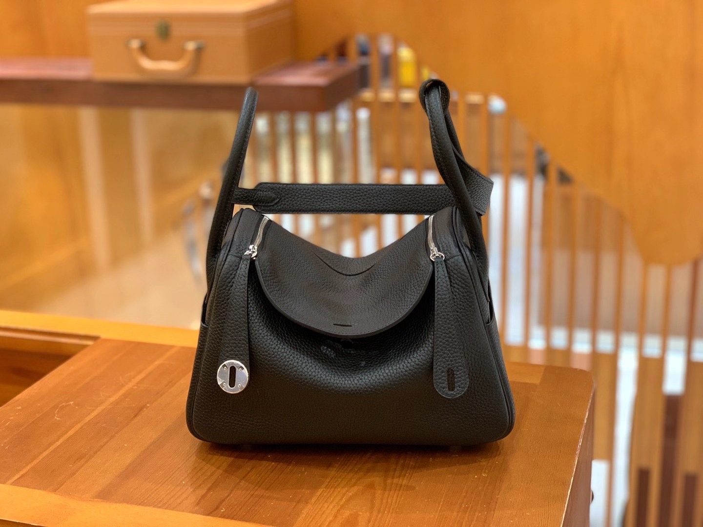 fb638e_23ad9c9795f94c9992ad20a3cb66dc2bmv2.jpg Lindy 26 Terracotta Black - Image 1