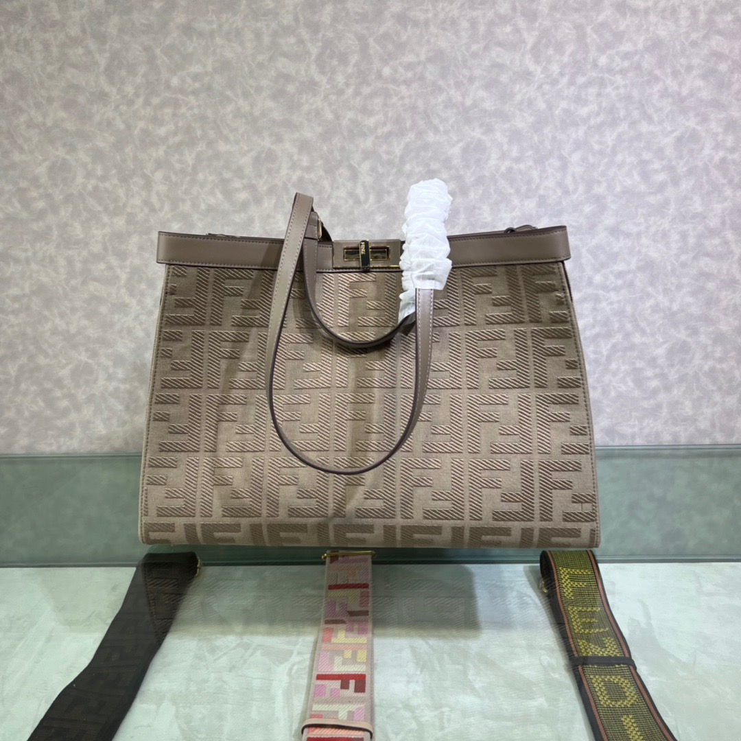 Fendi Peekaboo X-Tote Medium Bag - Image 10