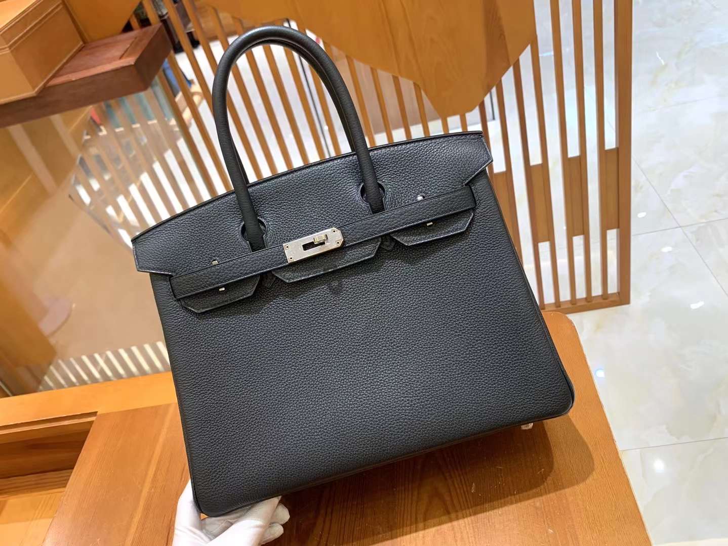 fb638e_25589f8d4d144a0fa285bf47339ca1e3mv2.jpg Birkin 30 Togo Black - Image 1
