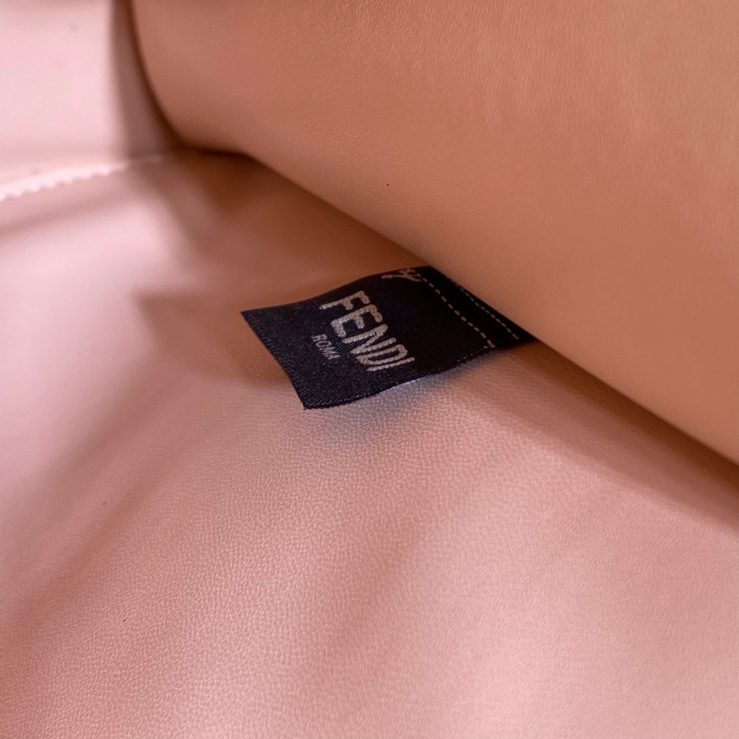 Fendi Peekaboo ISeeU Medium Bag in Yellow - Image 9