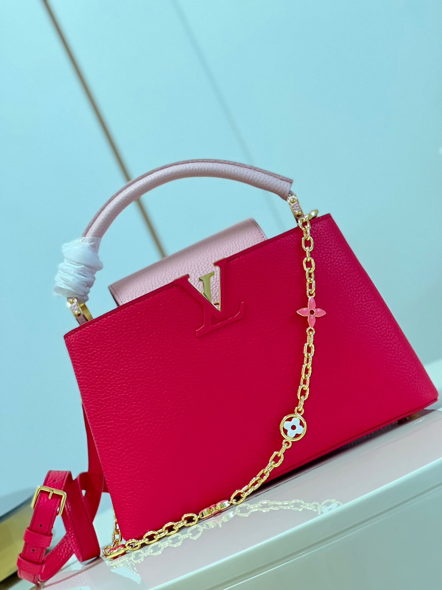 fb638e_279c207afcab42639971d19911f25499mv2.jpg Louis Vuitton Capucines BB Medium Handbag in Rose - Image 1