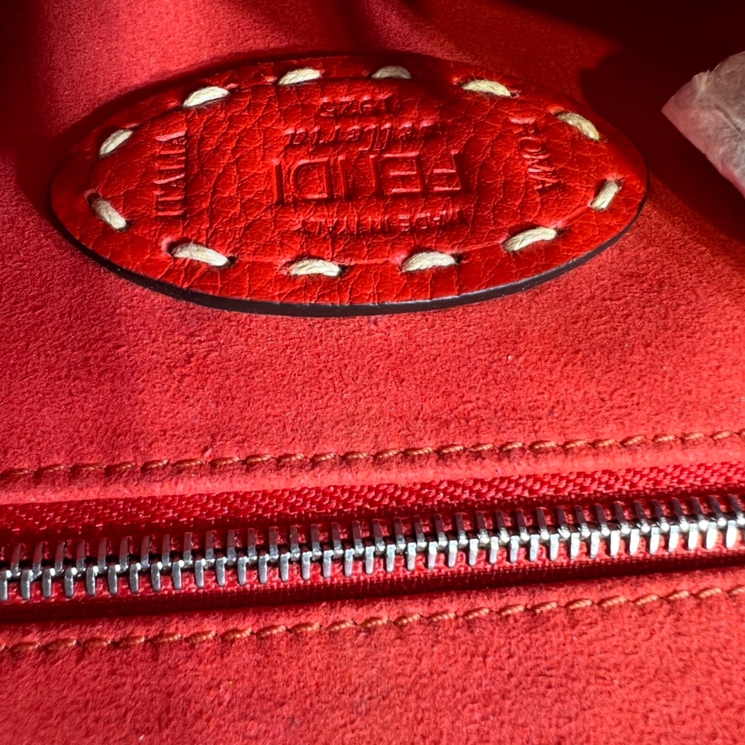 Fendi Peekaboo ISeeU Mini Bag - Image 9