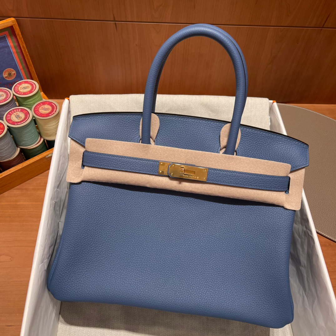 fb638e_32bfbd7bb3414de4be51e6289a064f57mv2.jpg Birkin 30 Togo Onyx Blue - Image 1