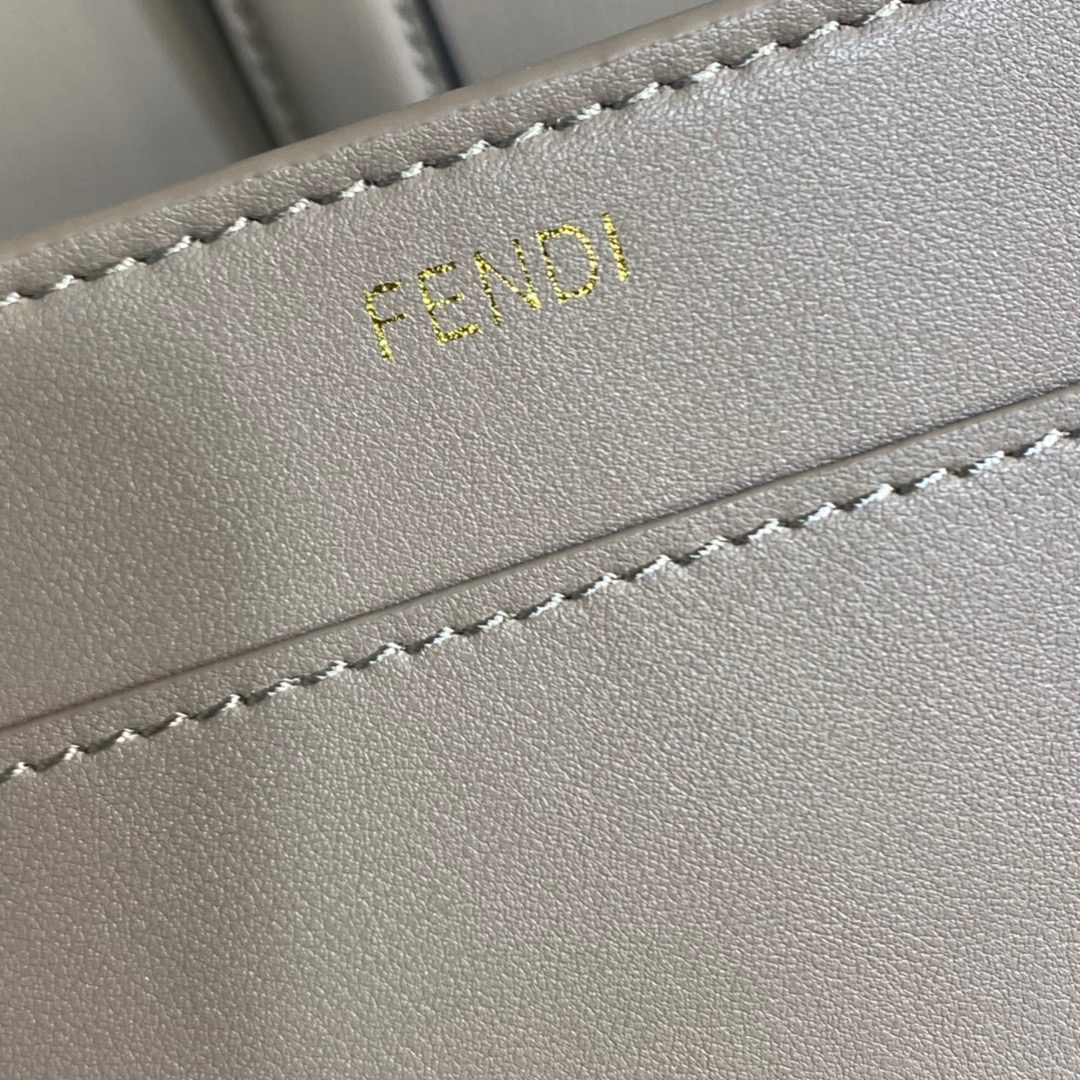Fendi Peekaboo ISeeU Medium Bag in Dove Gray - Image 8