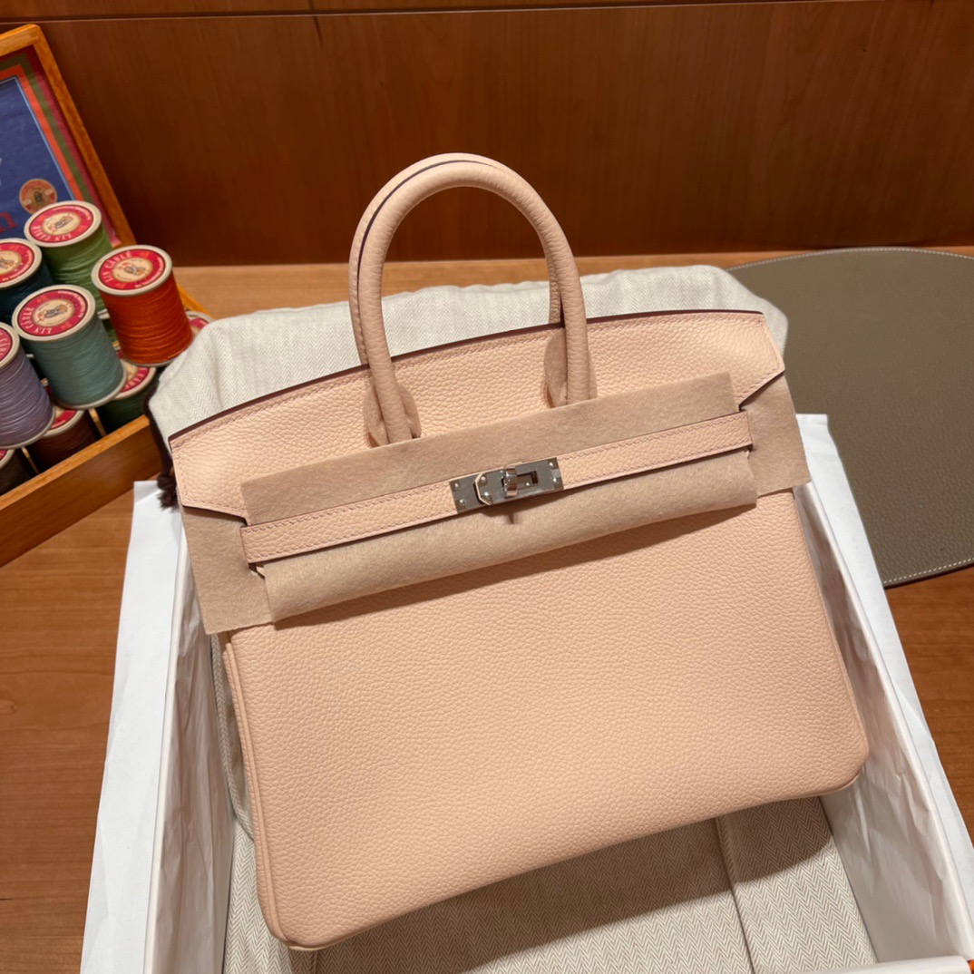 fb638e_368738c58b30480c9c2dea0bd0c720bbmv2.jpg Birkin 25 Togo Rose Pink - Image 1