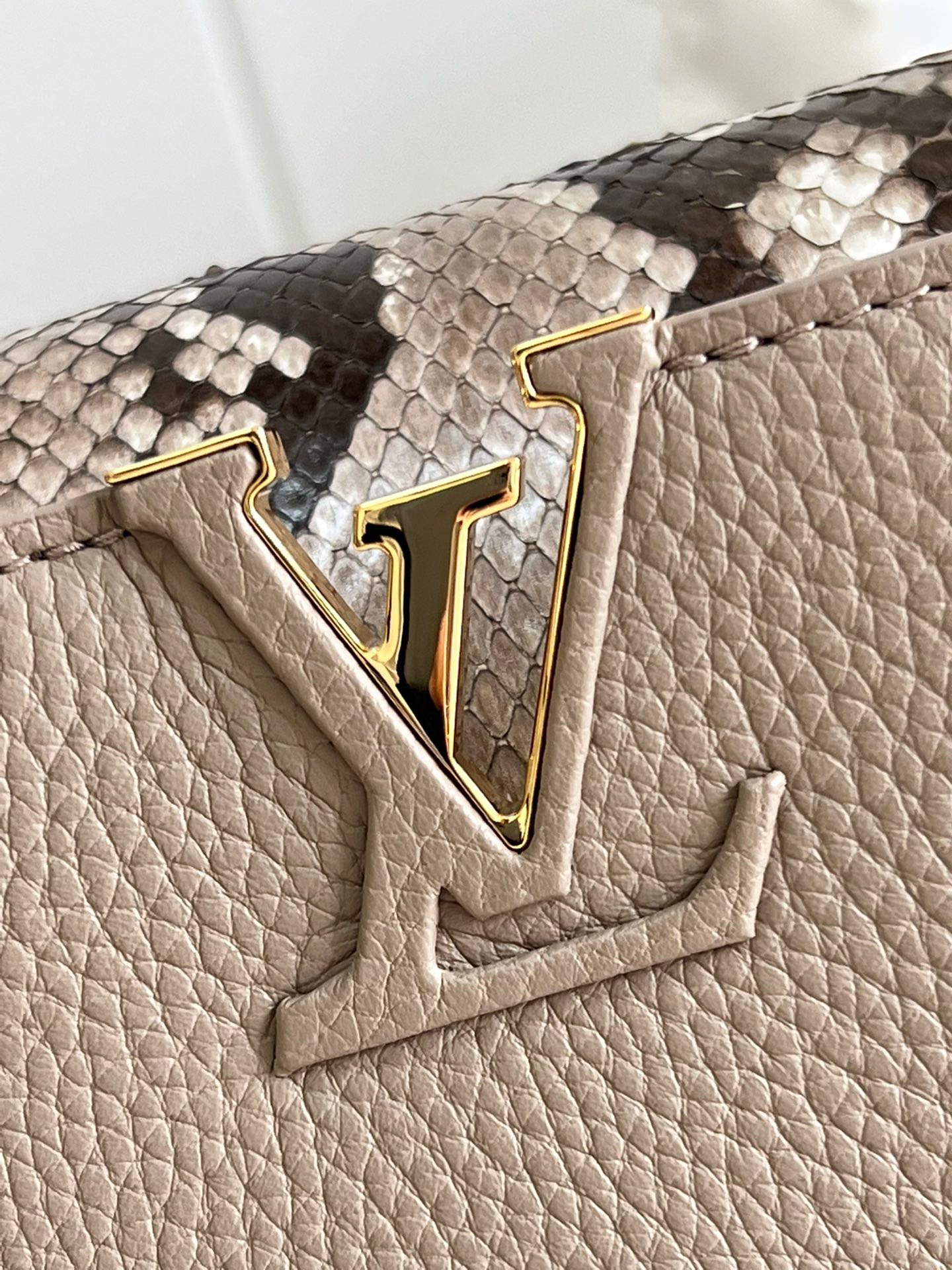 Louis Vuitton Capucines BB Small Handbag in Light Coffee&Snake - Image 7