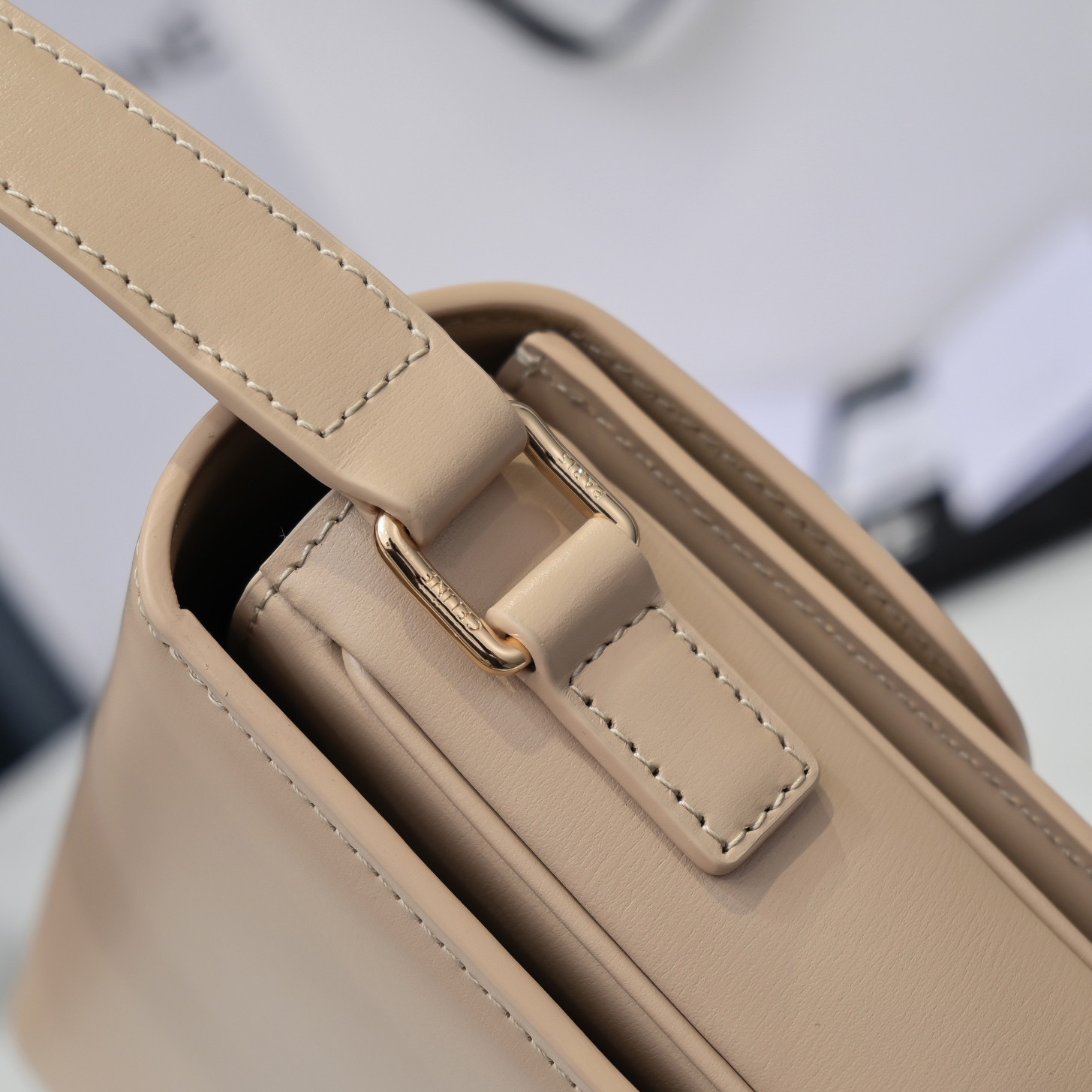 Celine Arc de Triomphe Shoulder Bag in Beige Sheepskin - Image 7
