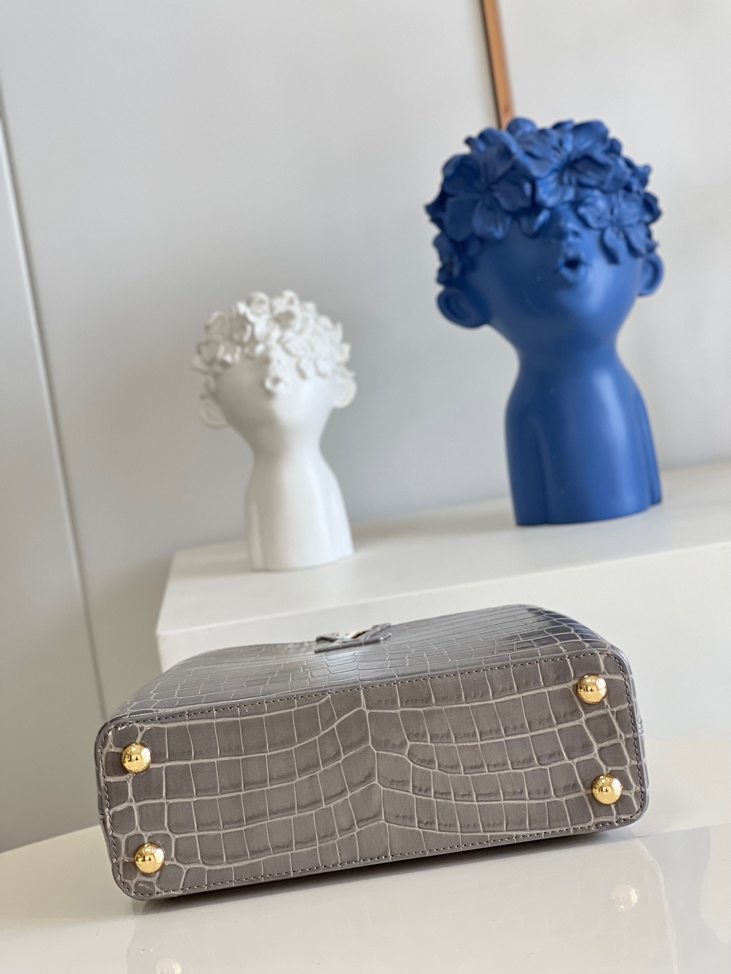 Louis Vuitton Capucines BB Small Handbag in Gray Crocodile - Image 6