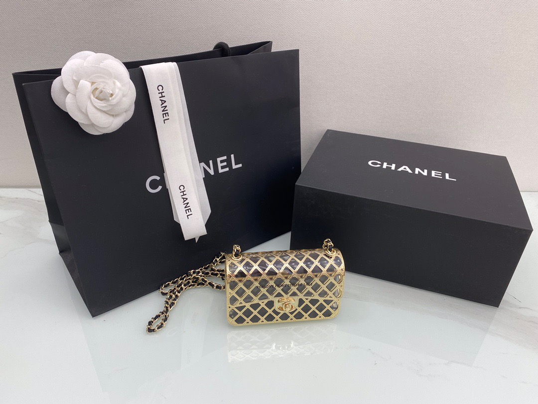 fb638e_3bf1bfe11f1c4d80a96d6a03576d05fbmv2.jpg Chanel 21 - Image 1