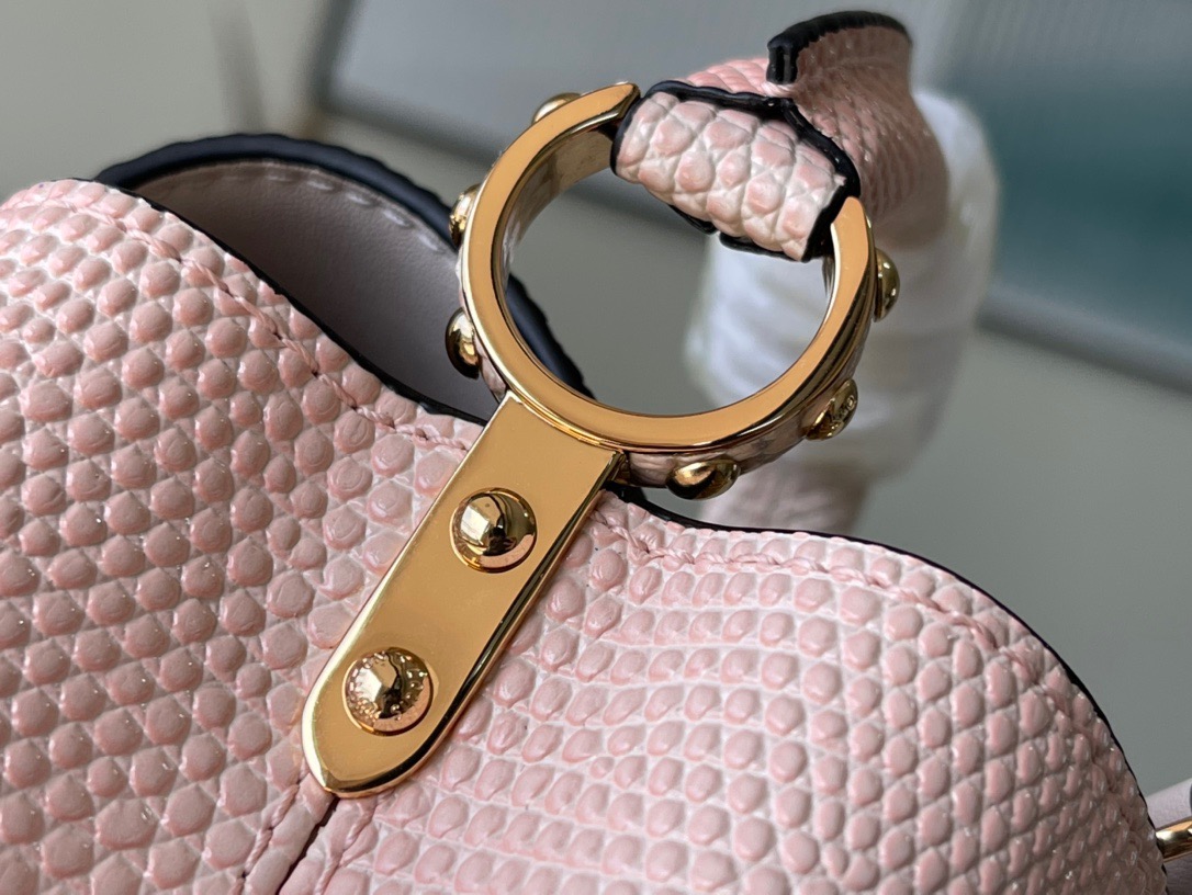 Louis Vuitton Capucines Mini Handbag in Gradient Pink - Image 7