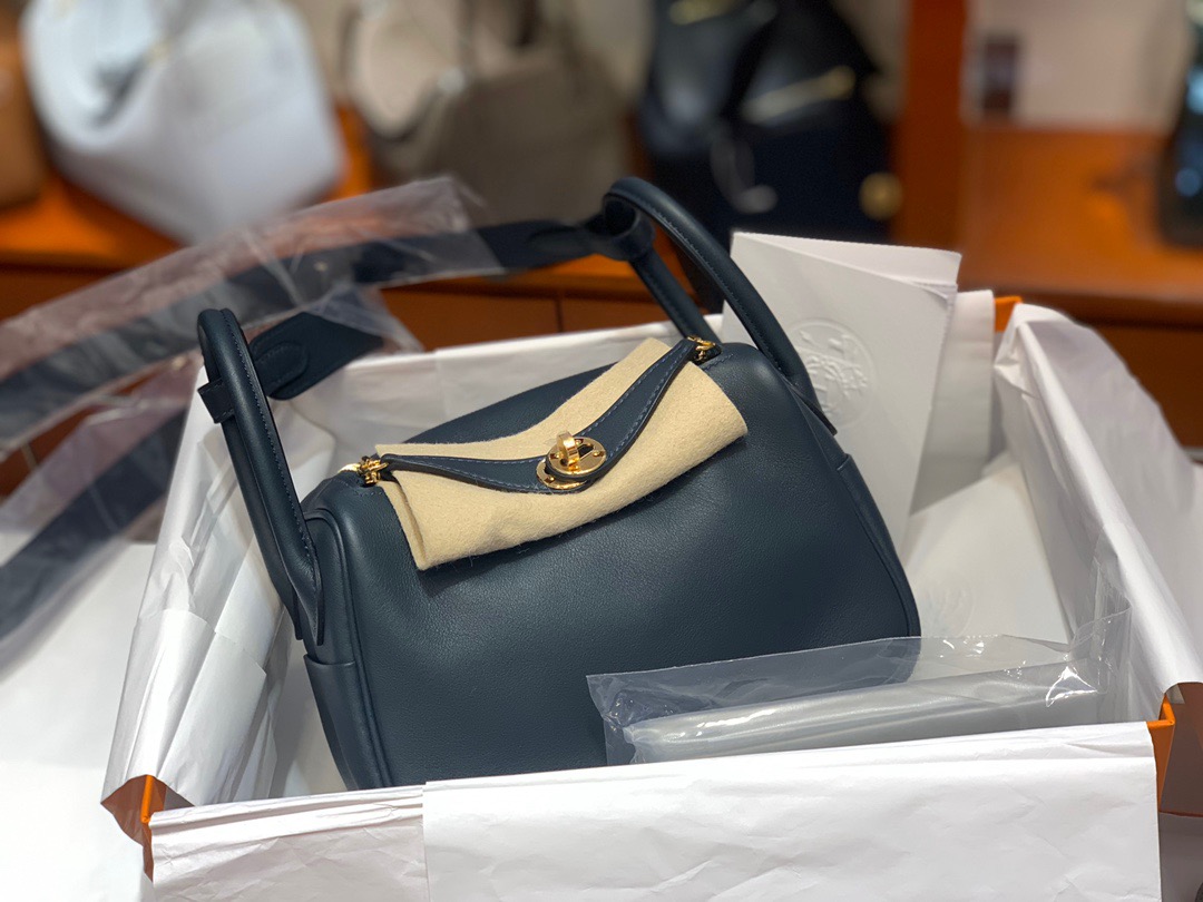 fb638e_3e9cad67cbbb4fb3b053d78ed3398406mv2.jpg Mini Lindy Swift Rousseau Green - Image 1