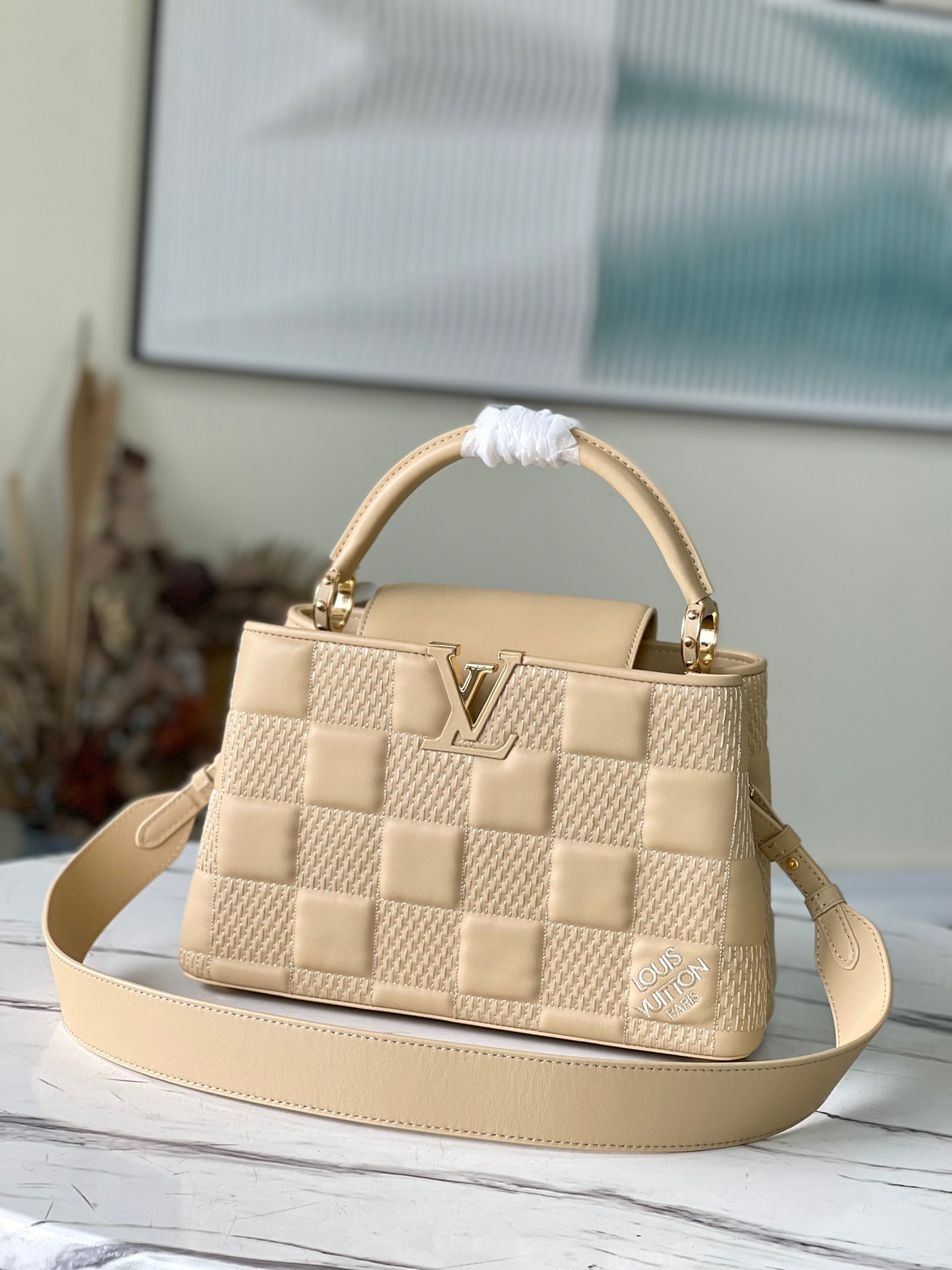 fb638e_3f287eab04e0426ebd04cf13131a09ebmv2.jpg Louis Vuitton Capucines BB Medium Handbag in Beige - Image 1
