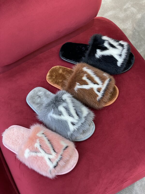 Louis Vuitton Home slippers