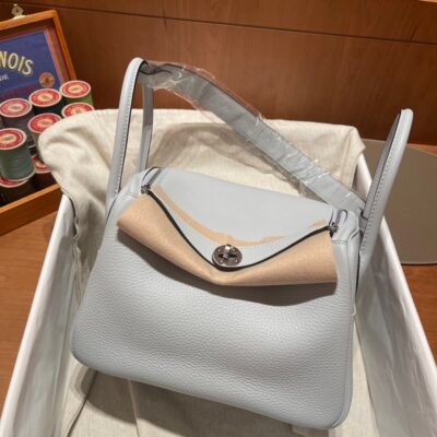 Lindy 26 Clemence Blue Pale