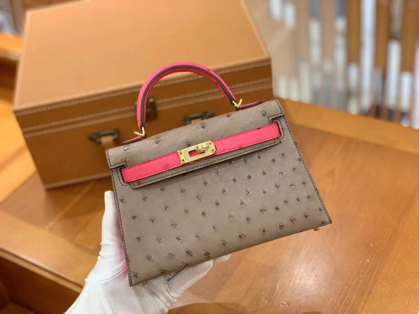 fb638e_42639848f38f42ea8458e9fcf385c7b0mv2.jpg Mini Kelly Ostrich Eutope&Pink - Image 1