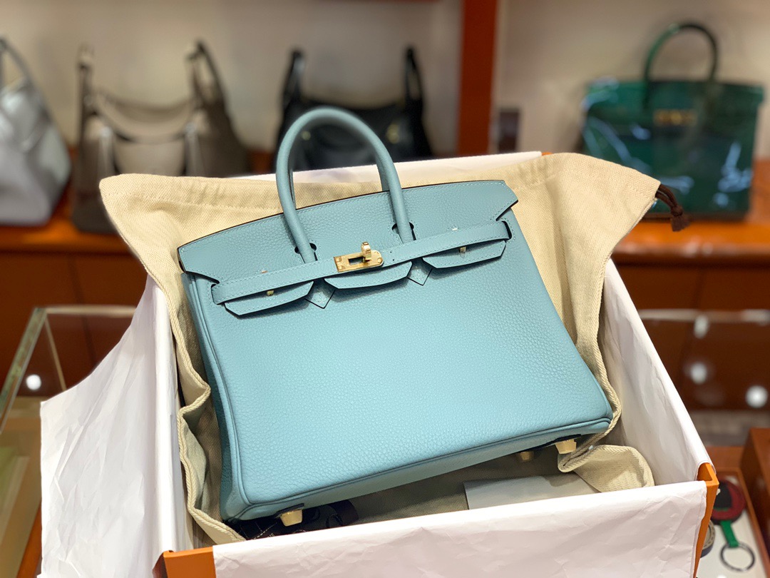 fb638e_43261a889d8a440cb8bc41c18666b939mv2.jpg Birkin 25 Togo Azure Blue - Image 1