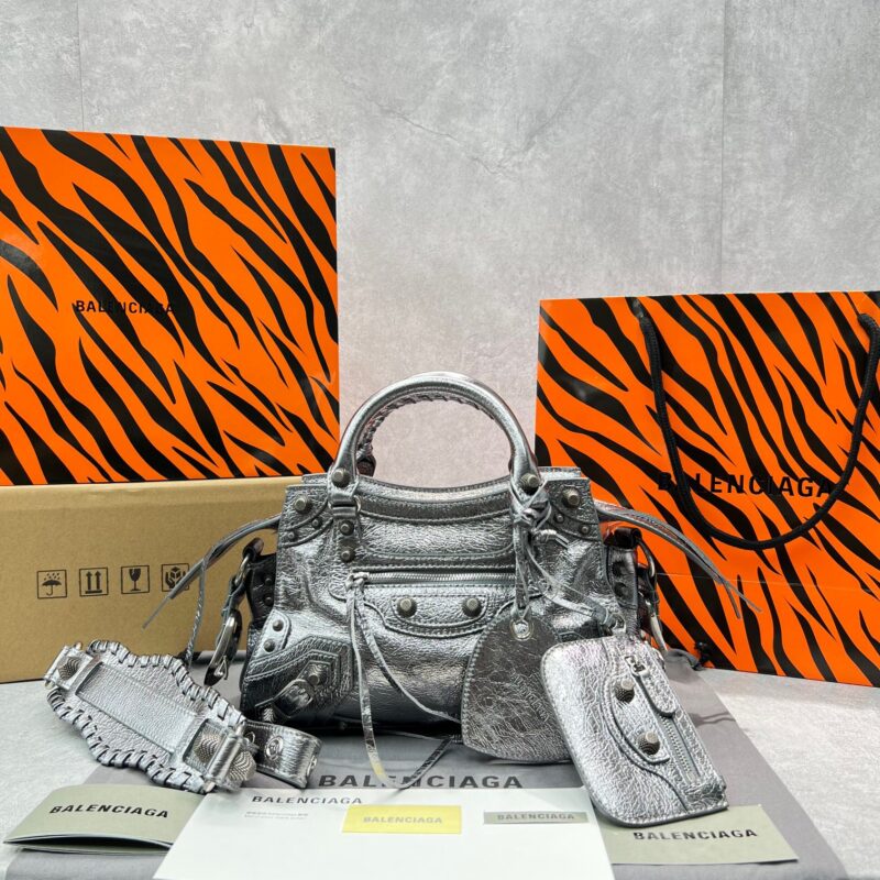 Balenciaga Neo Cagole 26 Oil Wax Silver