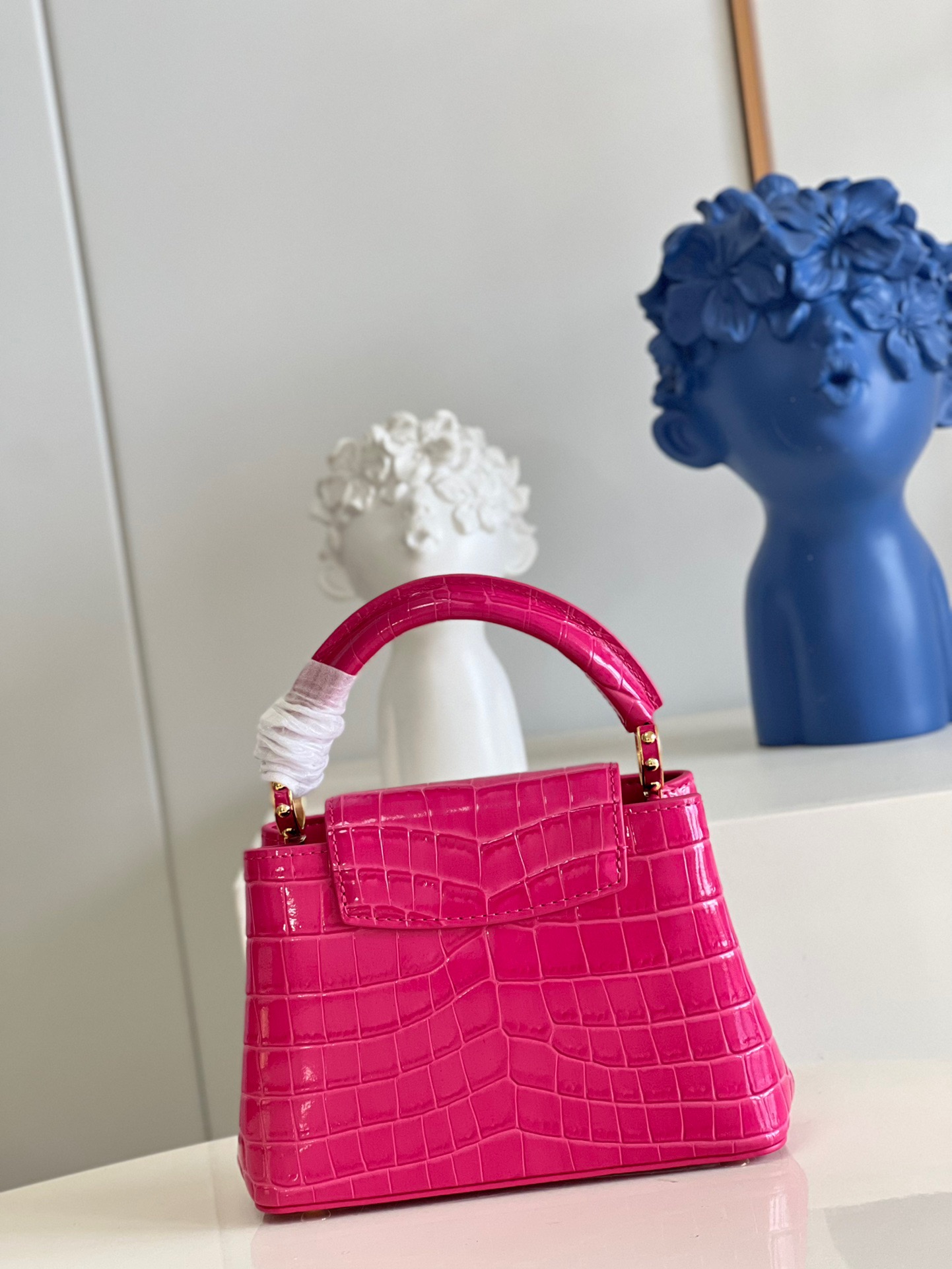 Louis Vuitton Capucines Mini Handbag in Rose Red - Image 4