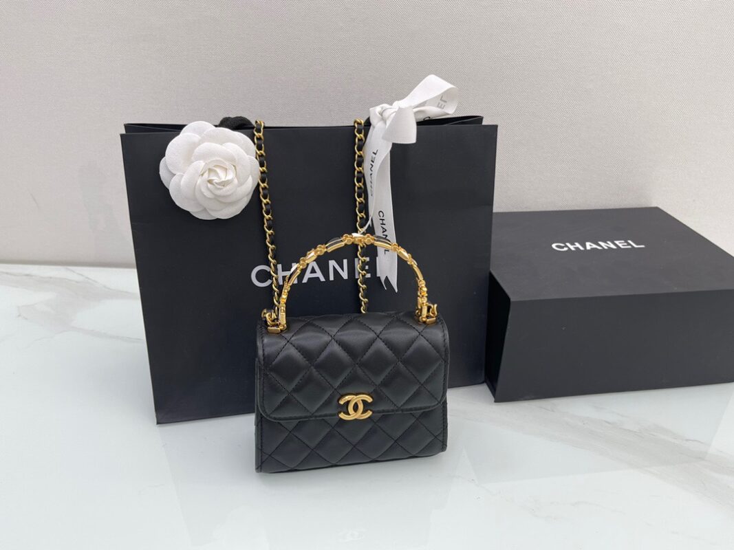 Chanel 22B Kelly Retro Enamel Handle Bag